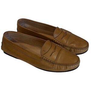Tod’s Tan Leather Loafers